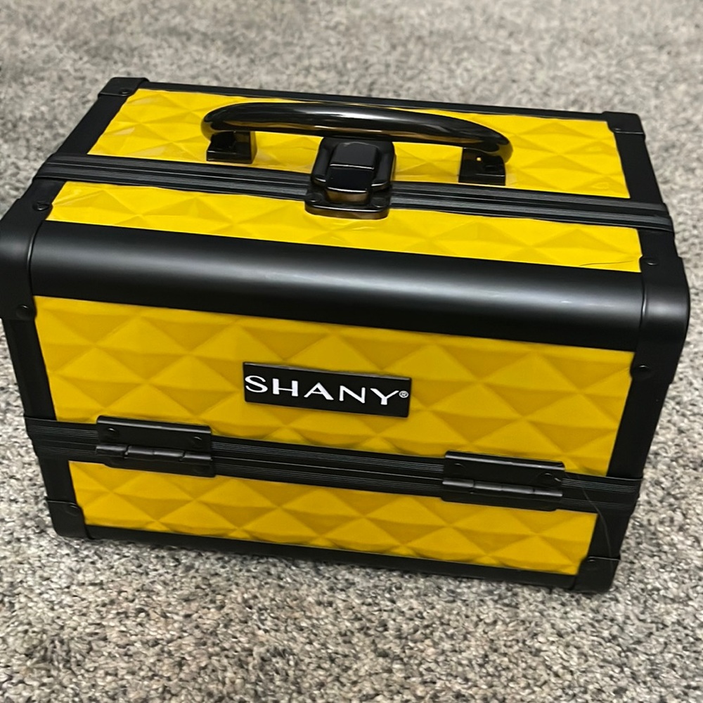 Cute small protective makeup box